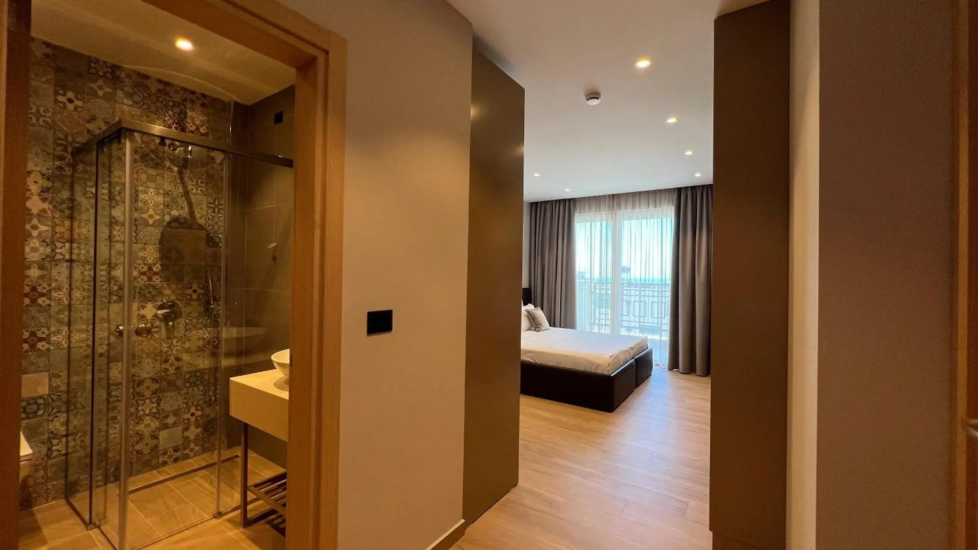 Coastline Luxury Apart Hotel Golem  Aparthotel