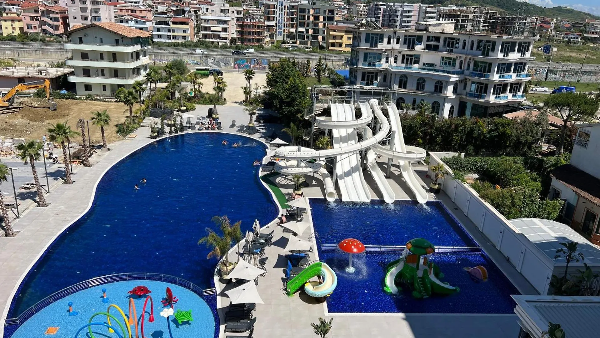 Aparthotel Coastline Luxury Apart Hotel Golem