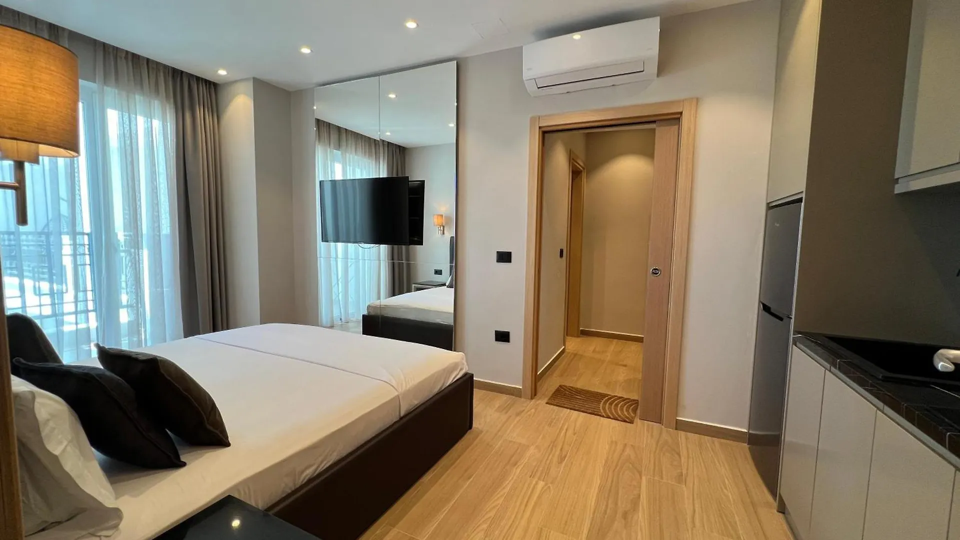 Coastline Luxury Apart Hotel Golem  Albania